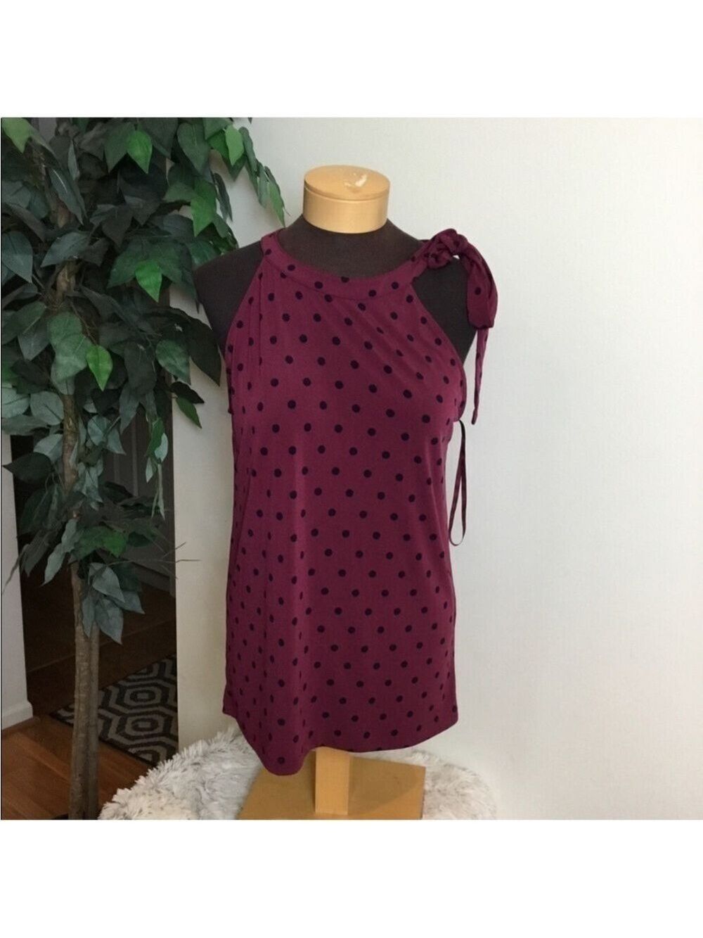 Banana Republic halter style tank top Woman’s Medium burgundy black dots